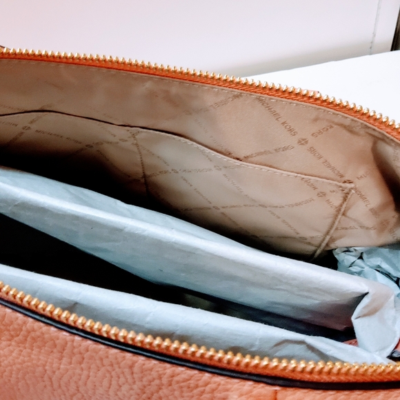 Michael Kors Lenox Peach LG Satchel & Wallet - Picture 7 of 16